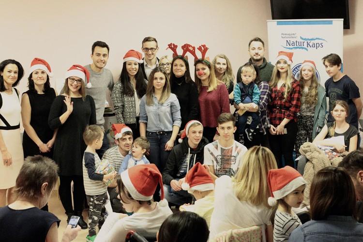 Podaruj książkę pod choinkę z fundacją Zaczytani.org
