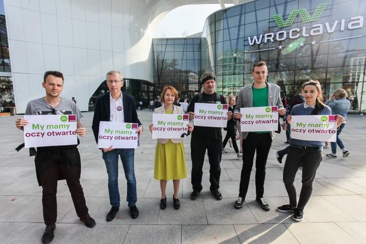 Aktywiści i lewicowi politycy wkurzeni na Wroclavię. „Za dużo galerii w mieście, złe planowanie przestrzeni” [ZDJĘCIA]