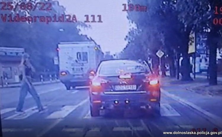 Nie ustąpił pierwszeństwa pieszemu. Kosztowało go to 1,5 tys. zł i 10 punktów karnych