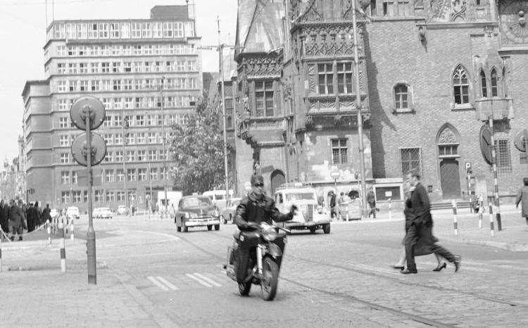 Wrocławski Rynek 50 lat temu. To był inny świat