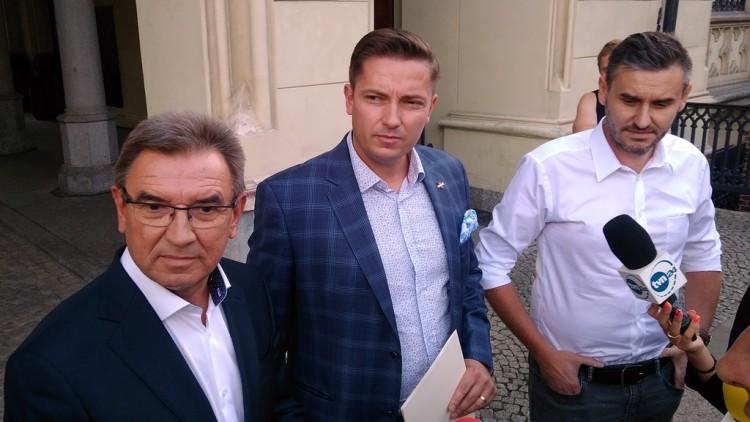 Dutkiewicz nie odda swojego domu przedszkolakom ze stadionu. „To jest normalna bolszewia”