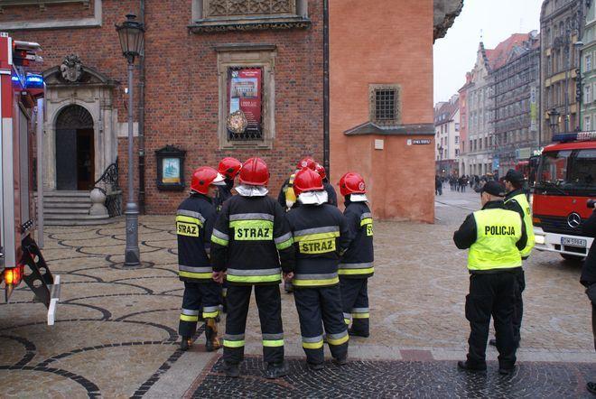 9 wozów straży gasiło grilla w Piwnicy Świdnickiej