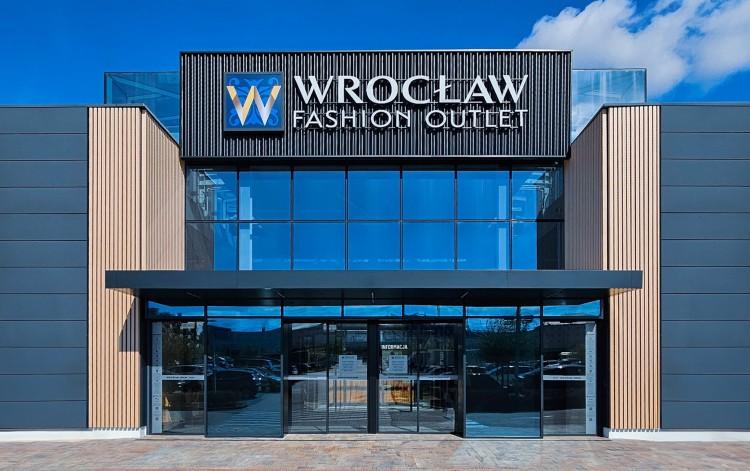 Remont wieży i nowe restauracje. Trwa przebudowa Wrocław Fashion Outlet