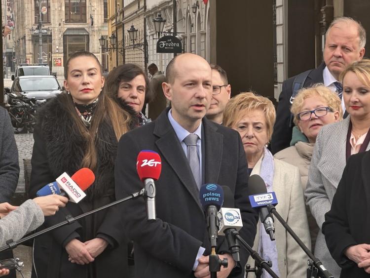 Kandydat PiS na prezydenta Wrocławia: po pierwsze bezpłatna komunikacja