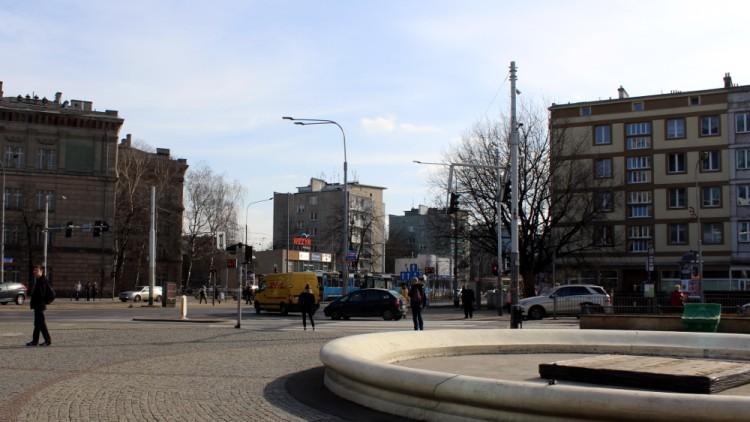 Weekendowe zwężania jezdni w centrum Wrocławia [KIEROWCY]