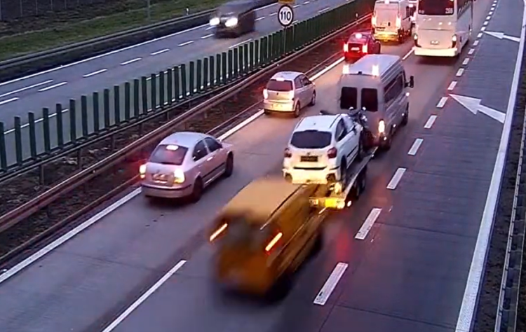 Wypadki na autostradzie A4. Drogowcy opublikowali drastyczny film