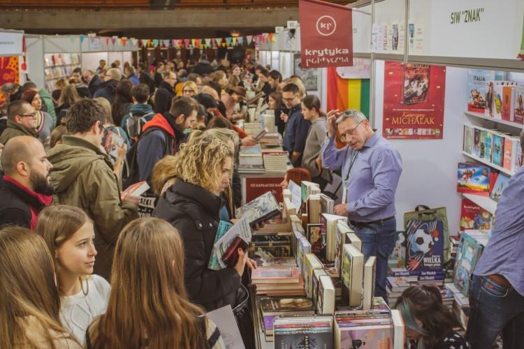 Tłumy na 30. Wrocławskich Targach Dobrych Książek [GALERIA]