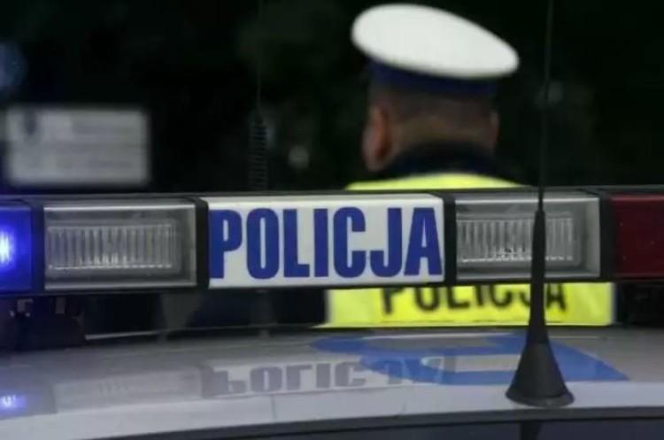 Groźny wypadek pod Wrocławiem. Auto wylądowało w rowie