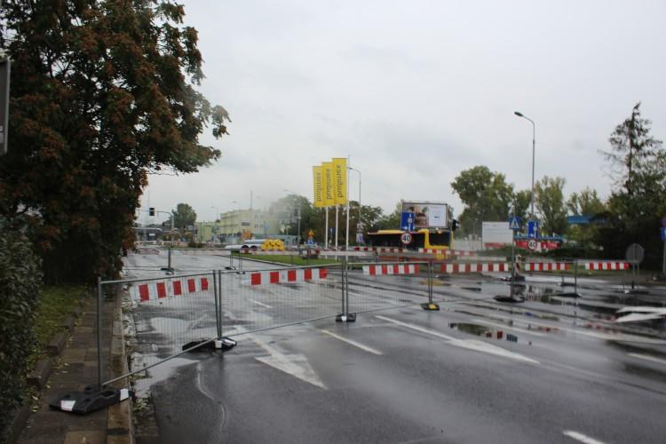 Zamknięte skrzyżowanie w centrum. Objazdy dla kierowców i MPK [ZDJĘCIA]