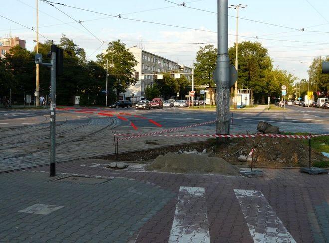 Rowerzyści skręcą z Hallera w Powstańców Śląskich „w cieniu” tramwaju