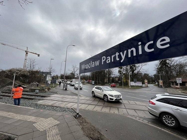 Kolejna awaria rogatek na przejeździe kolejowym