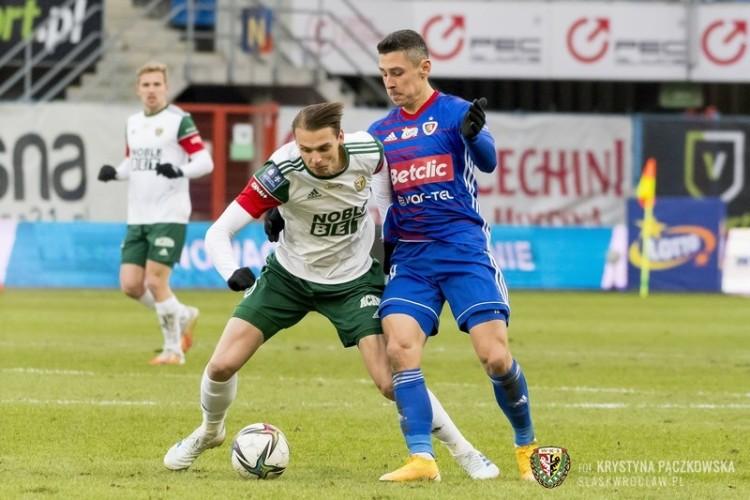 Fenomenalny gol ratuje WKS! Śląsk rzutem na taśmę zremisował w Gliwicach
