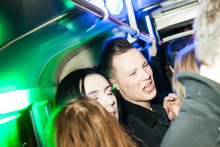 Wielkie Otrzęsiny Wrocławia. Tramwaj impreza przemierzył miasto [ZDJĘCIA]