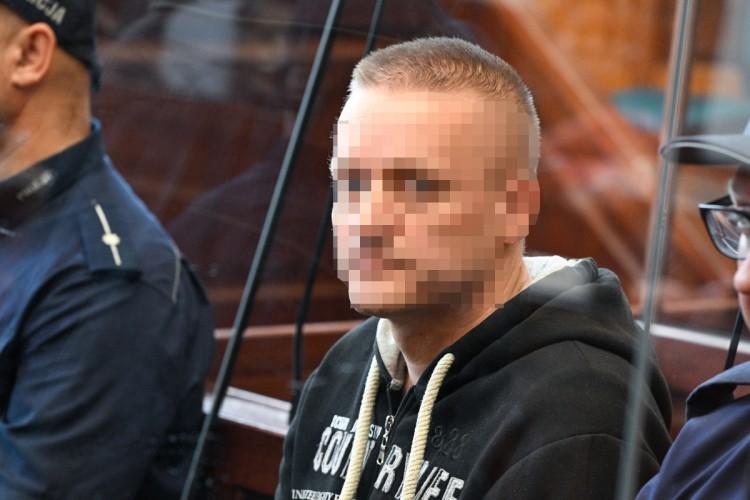 „Twórca internetowy” nie chciał płacić za prąd. Oskarżony o próbę zabójstwa