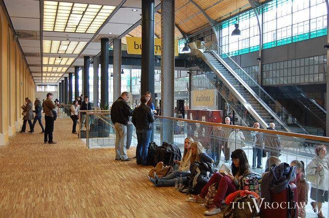 Wrocław znakomicie kojarzony i rozpoznawany wśród Polaków. Rodacy chcieliby zamieszkać w mieście spotkań