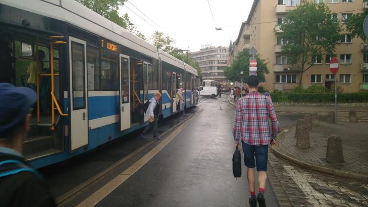 Awaria tramwaju przy Renomie. Korki w deszczu [ZDJĘCIA]