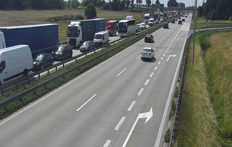 Początek długiego weekendu. Autostrada stanęła w korku