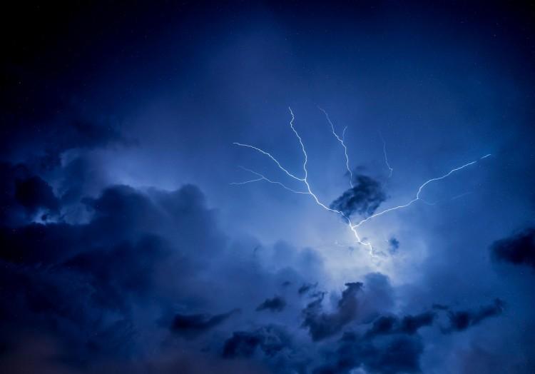 Burze we Wrocławiu. Jest alert RCB i ostrzeżenie IMGW