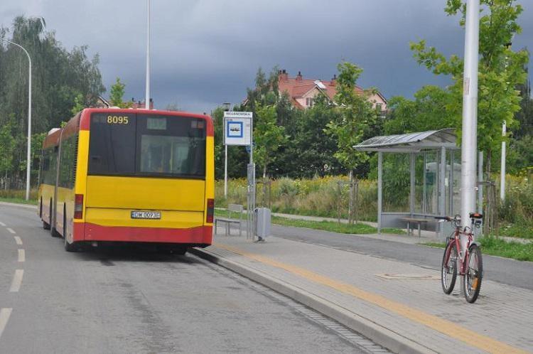 Awaria na Bora-Komorowskiego. Autobusy jadą objazdem