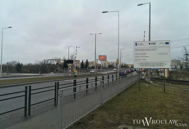 Radni apelują do kolejarzy o budowę wiaduktu nad Strzegomską. „Jego brak uniemożliwia puszczenie tramwaju”