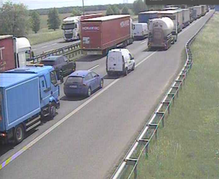 Korek na autostradzie A4 z Wrocławia w stronę Katowic