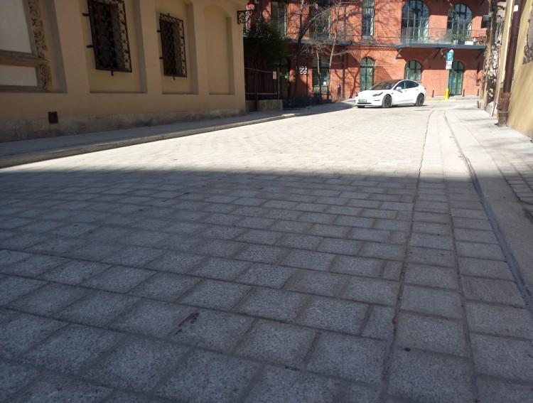 Ulica w centrum Wrocławia otwarta po remoncie. Prace przedłużyły się