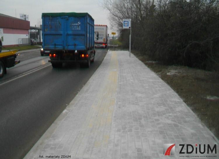 Przy granicy Wrocławia powstał nowy przystanek autobusowy [ZDJĘCIA]