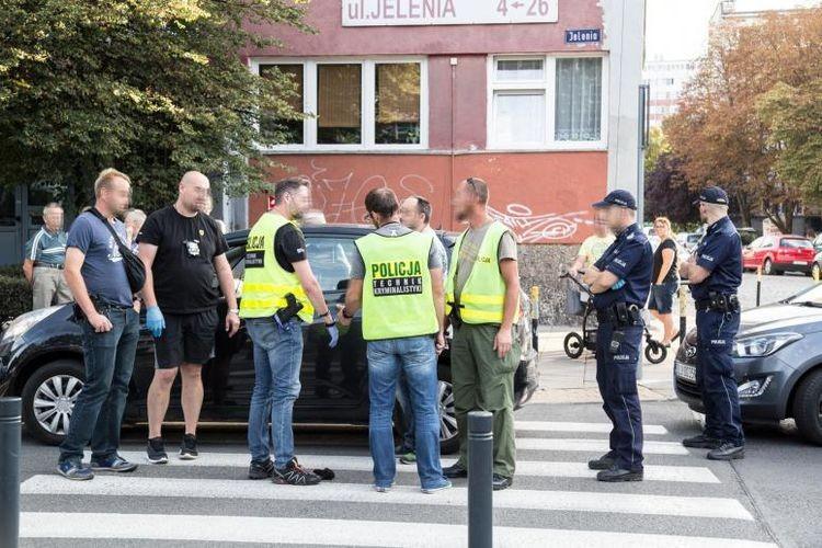 Napad na bank przy Legnickiej. Padły strzały [ZDJĘCIA]