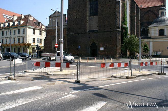 ITS uprzykrza życie rowerzystom. Na przejeździe w centrum muszą czekać nawet 6 minut [VIDEO]