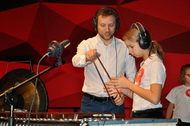 Niesłyszące dzieci nagrywają piosenkę i teledysk na Święto Niepodległości [ZDJĘCIA]