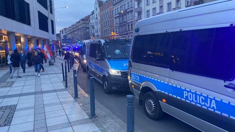Wrocław: Marsz narodowców przeszedł ulicami miasta [NA ŻYWO]