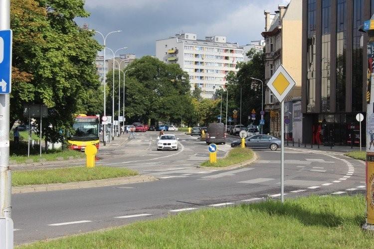 Wrocław: Utrudnienia na placu Solidarności. Rusza budowa drogi rowerowej na Legnickiej