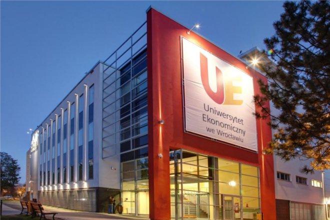 Uniwersytet Ekonomiczny we Wrocławiu jako pierwsza uczelnia w kraju wdrożył takie rozwiązanie