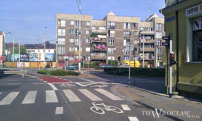 Zderzenie tramwaju MPK z samochodem w samym centrum Wrocławia