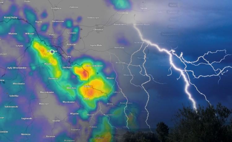 Gdzie jest burza? Pod miastem już grzmi [RADAR BURZOWY NA ŻYWO]