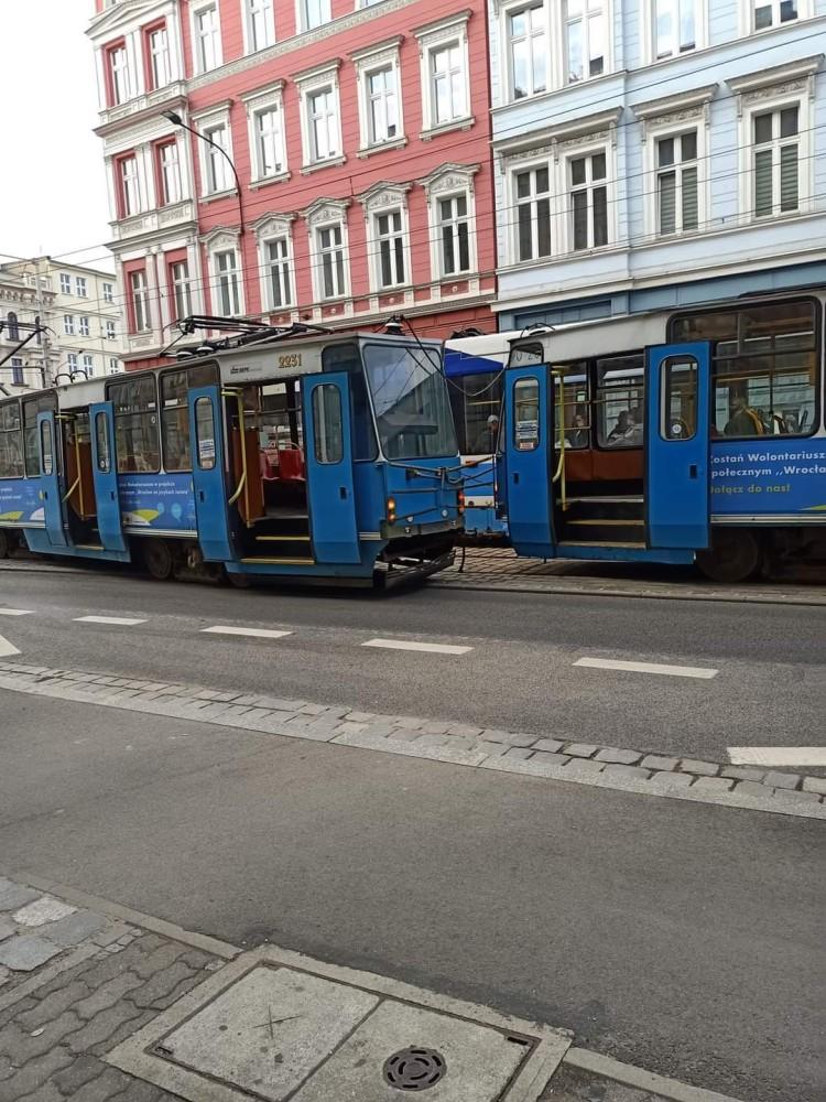 Dwa wykolejenia tramwajów w tym samym miejscu. Znów były utrudnienia