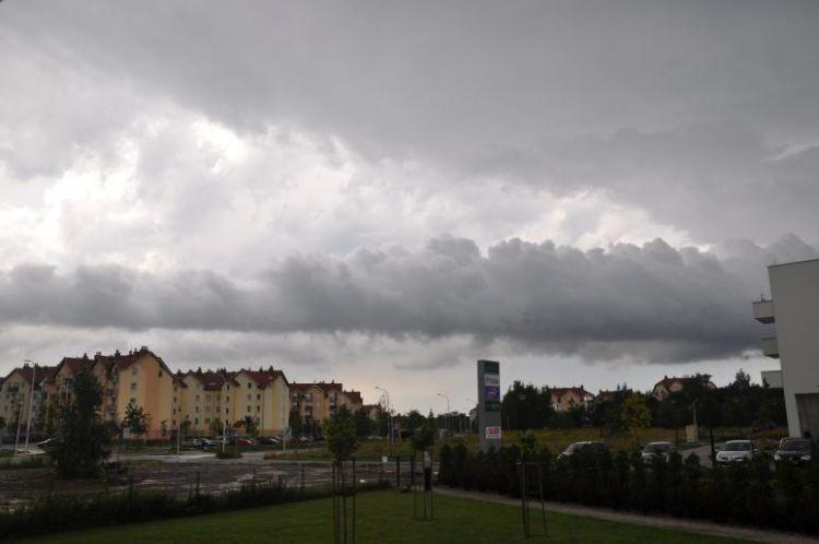Cyklon Oleg przynosi śnieżyce i ulewy. Jest alert dla Wrocławia