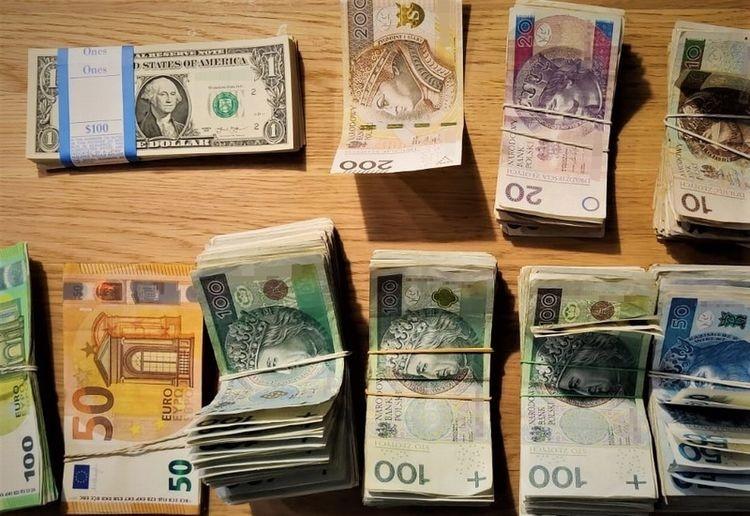 Wrocław: Oszukali Skarb Państwa na ponad 7 mln zł, grozi im kara do 25 lat więzienia