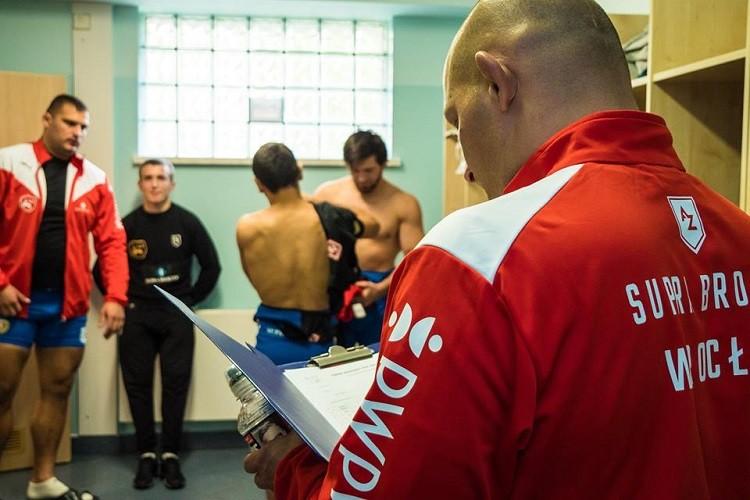 Wrocław idzie po medal! Zapaśnicy AZ Supra Brokers walczą o kolejne zwycięstwo