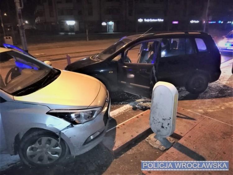 Złodziej skorzystał z „okazji”. Kierowca zostawił auto z włączonym silnikiem