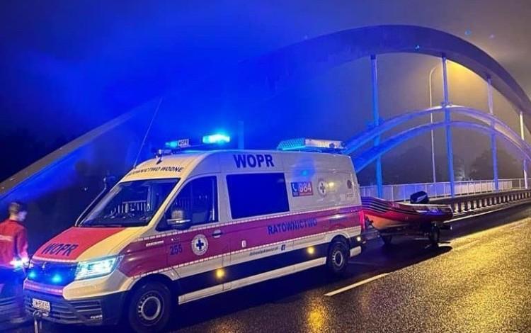 W środku nocy wrocławianka chciała targnąć się na życie, skacząc z mostu