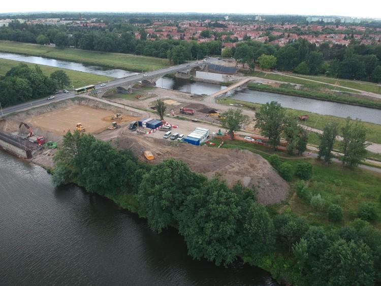 Tak powstają Mosty Chrobrego. Najnowsze zdjęcia z lotu ptaka