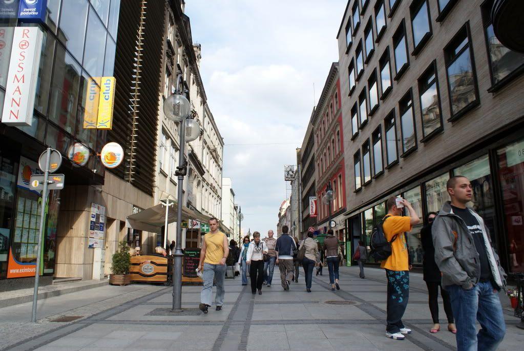 Na naszych ulicach jest najmniej sklepów w Polsce