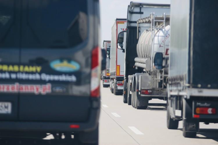 Wypadek na autostradzie A4. Jedna osoba ranna