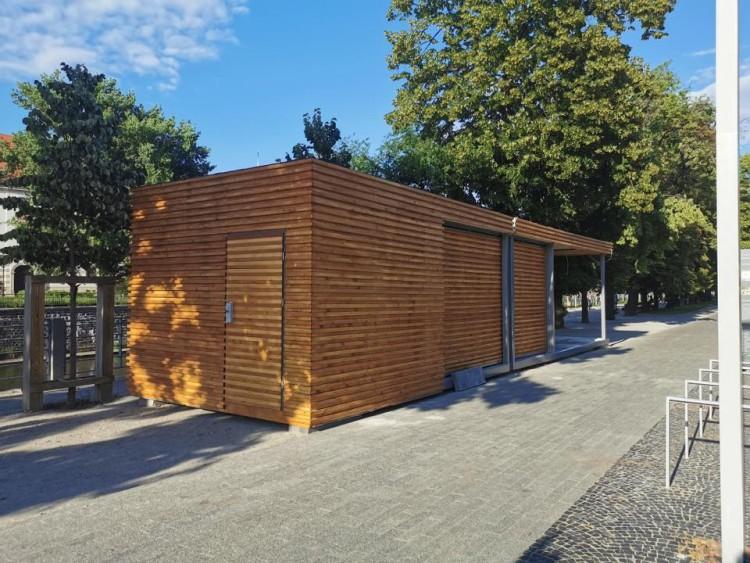 Nowa strefa małej gastronomii. Stanęły już pierwsze pawilony [ZDJĘCIA]