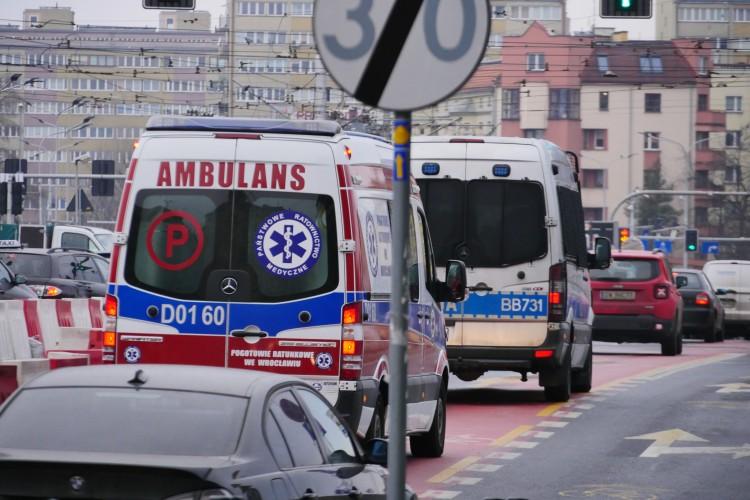 Wrocław: tragedia na Przedmieściu Oławskim. Z okna wypadł człowiek