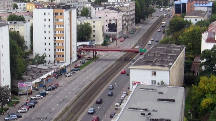 Zburzą kładkę i wyznaczą kolejne przejście na jednej z najbardziej ruchliwych ulic Wrocławia