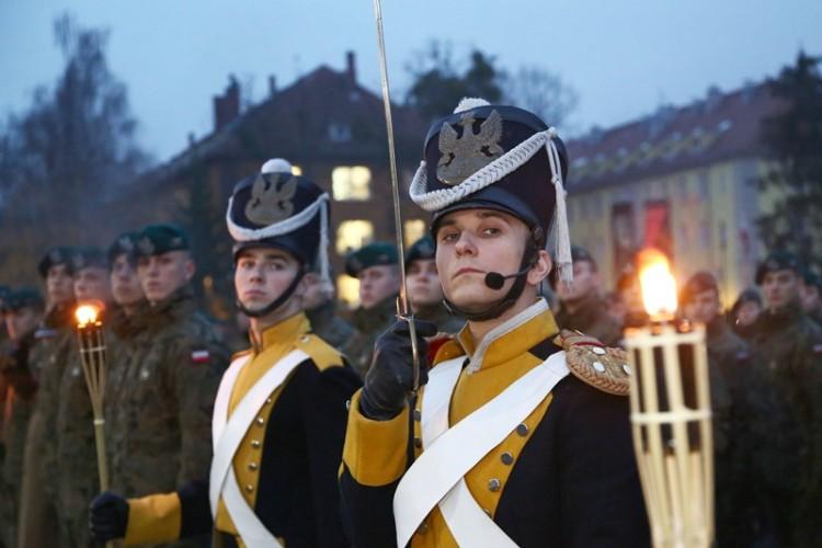 Dzień Podchorążego we Wrocławiu. Zobacz, jak świętowali żołnierze z AWL [ZDJĘCIA]