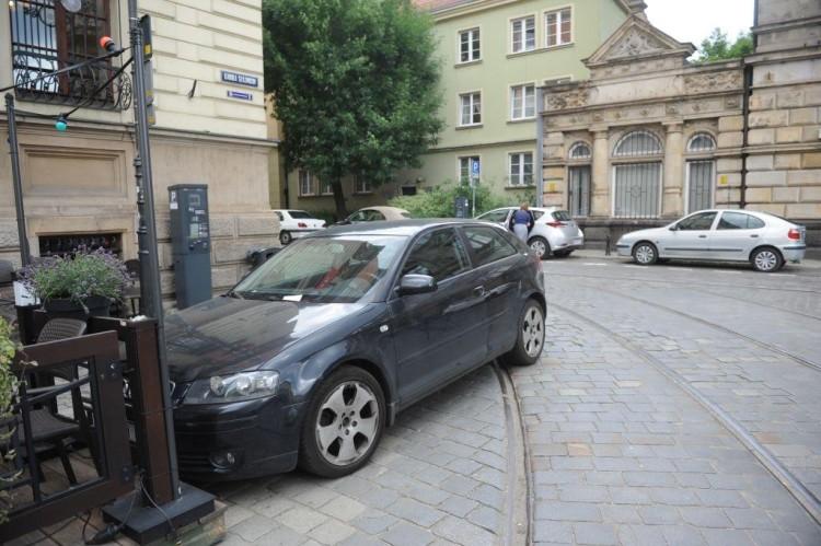 Kolejne wrocławskie ulice zostaną objęte płatnym parkowaniem [LISTA]