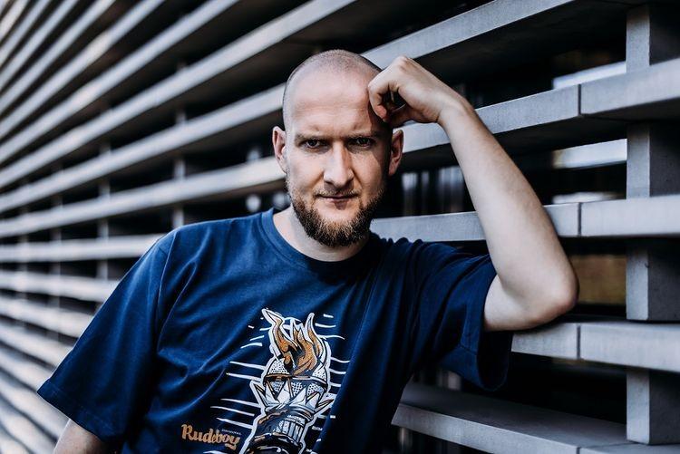 Autor „Czegoś więcej niż muzyki” z nową płytą we Wrocławiu